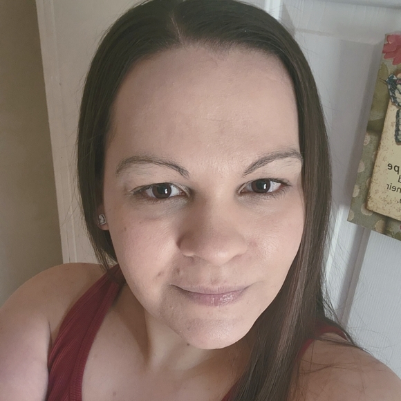 Meet your Posher, Felicia - Picture 2 of 2